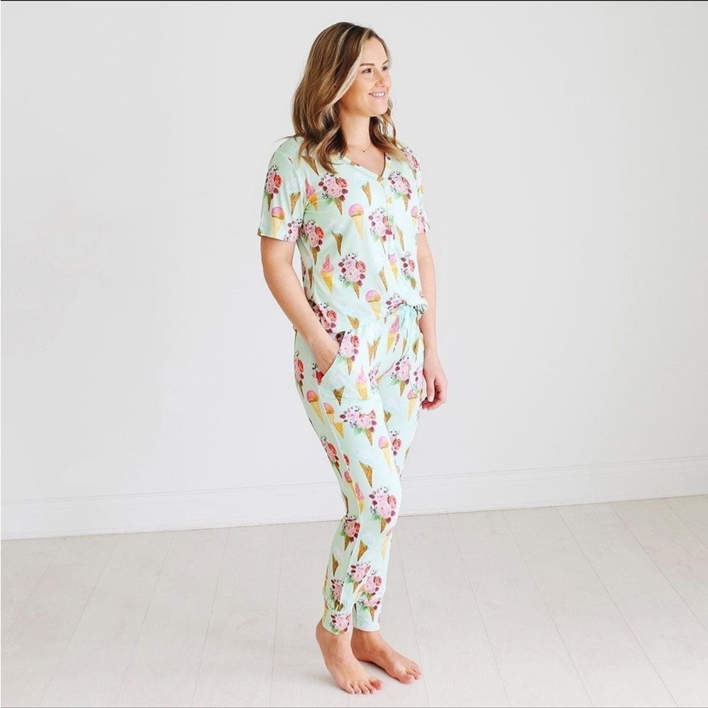 🆕 Women’s Posh Peanut Sophia Ice Cream Short Sleeve Bamboo Loungewear - Small - Picture 5 of 9